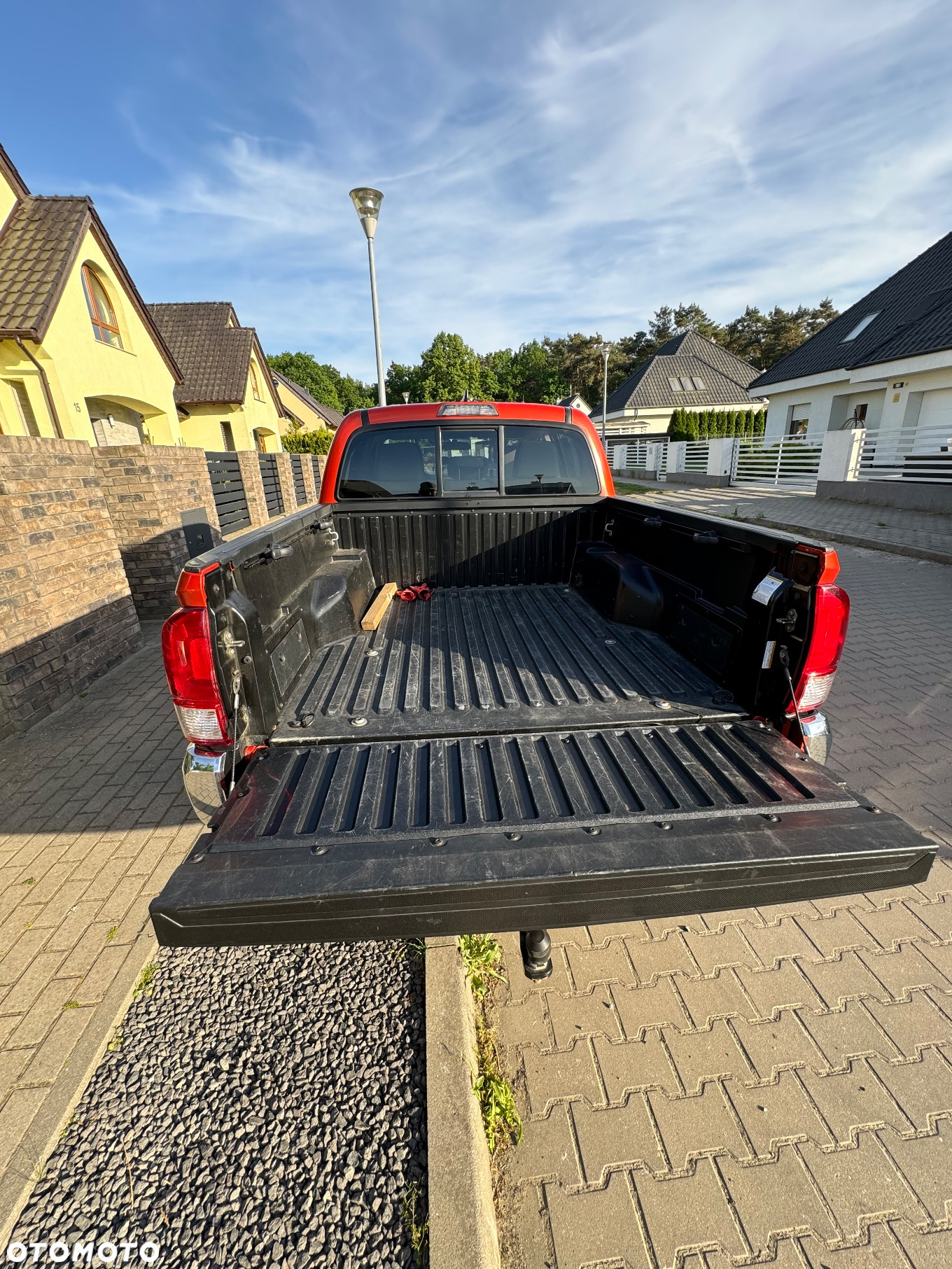 Toyota Tacoma - 15