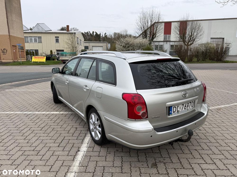 Toyota Avensis 2.0 D-4D Sol Premium - 6