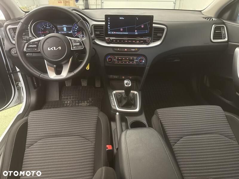 Kia Ceed 1.5 T-GDI M - 22