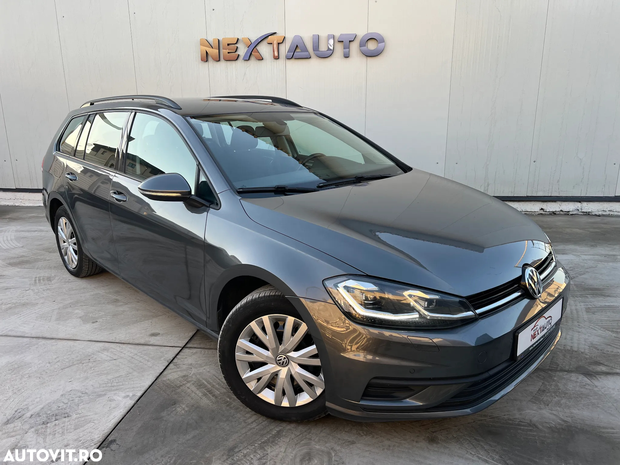Volkswagen Golf 1.6 TDI Comfortline - 4