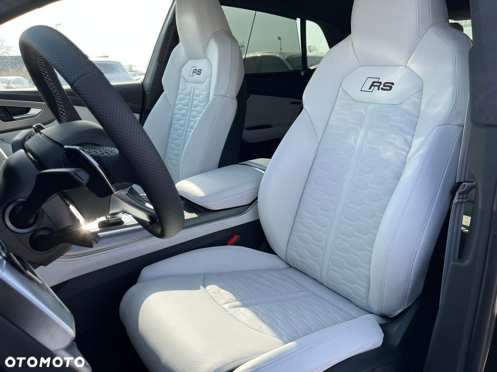 Audi RS Q8 - 12