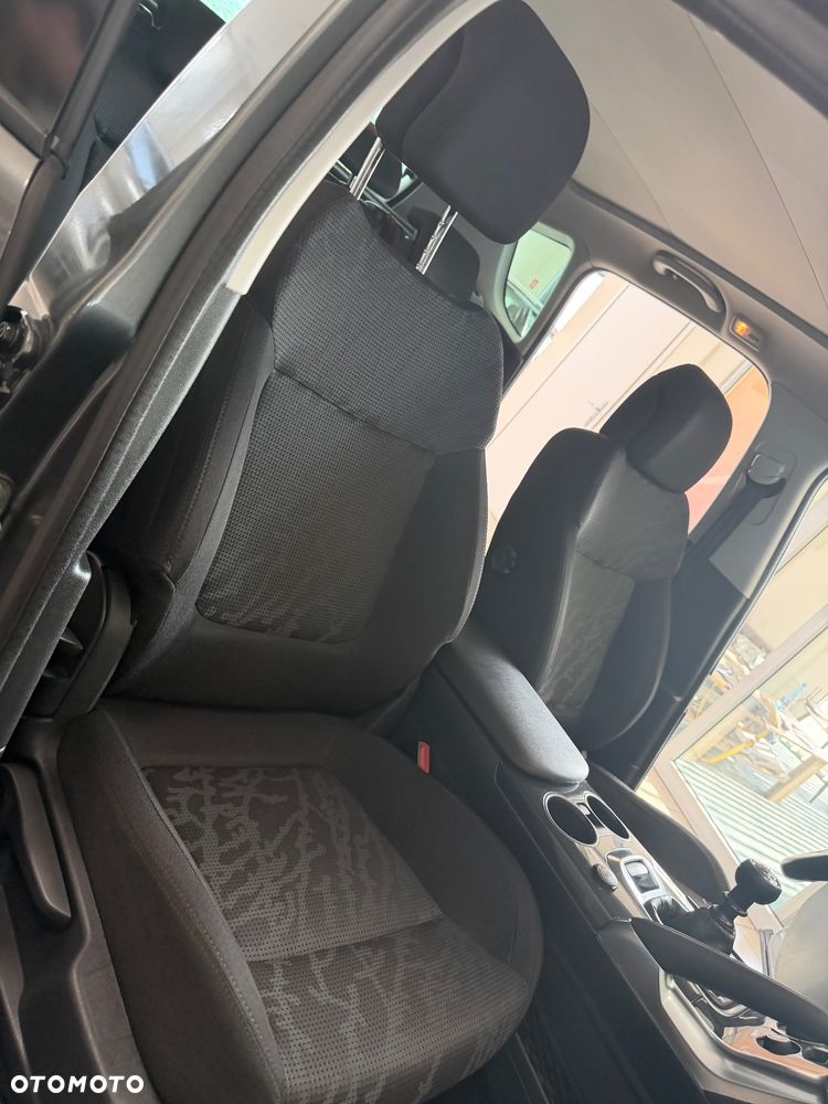 Peugeot 3008 1.6 HDi Active - 25