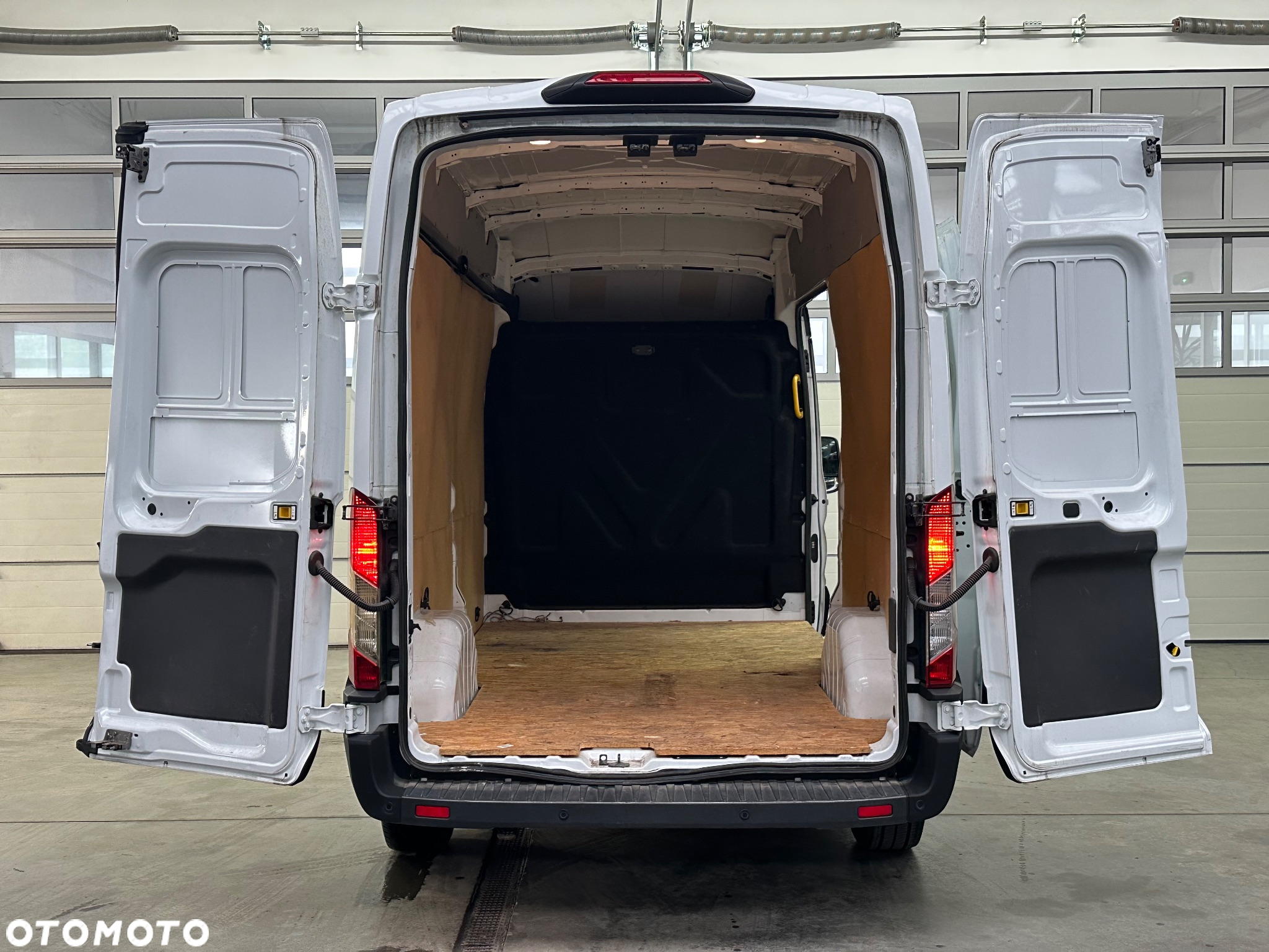 Ford Transit - 10