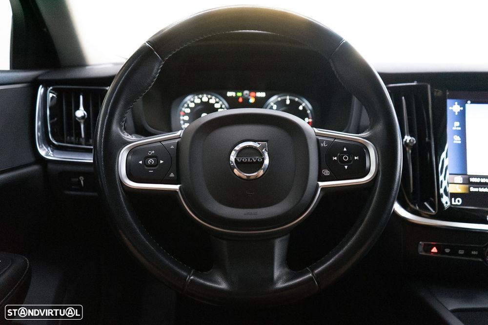 Volvo V60 2.0 D3 Momentum - 36