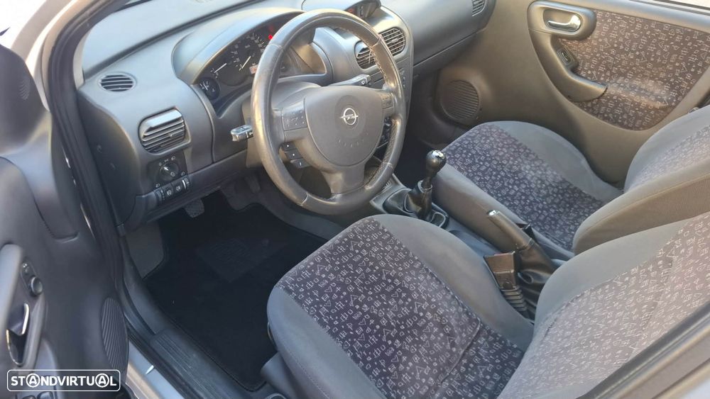 Opel Corsa 1.2 16V City - 9