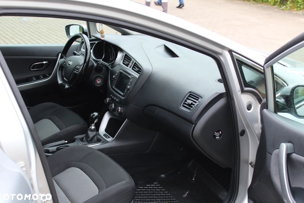 Kia Ceed 1.6 Crdi M Euro2012 - 9