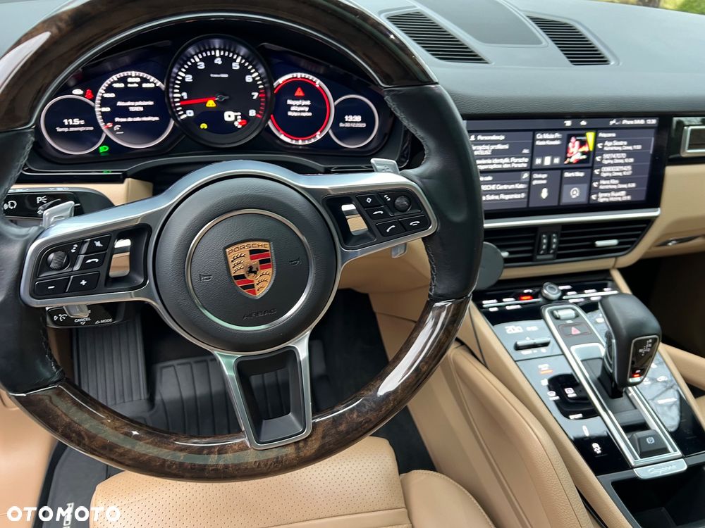 Porsche Cayenne Standard - 18