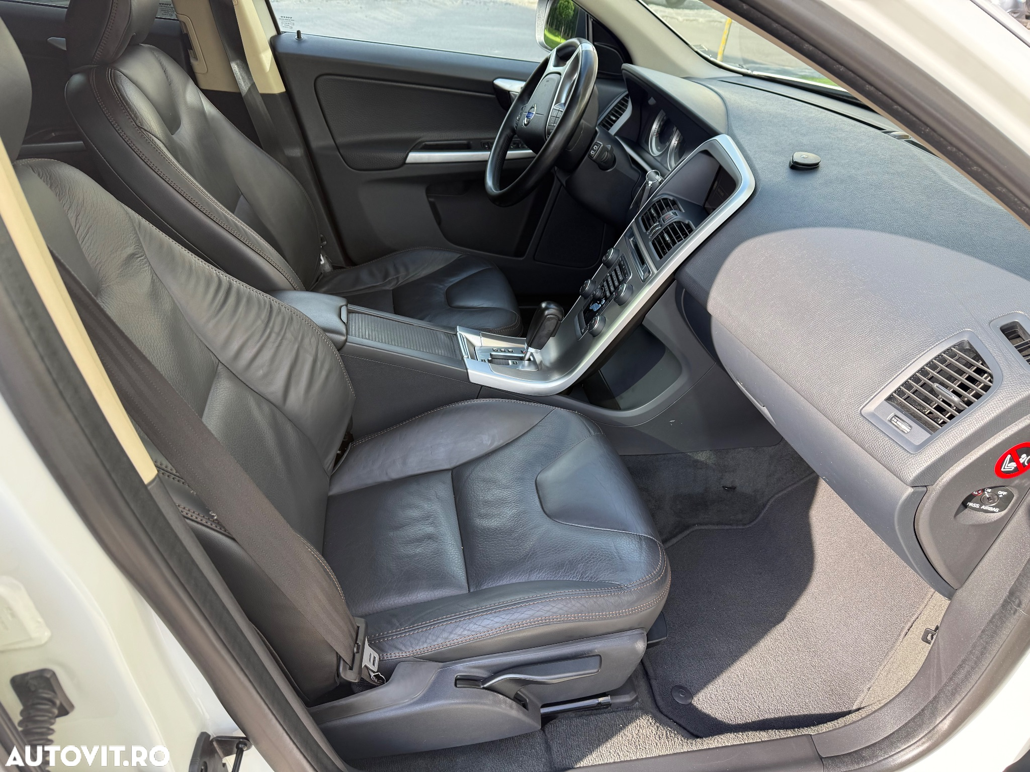 Volvo XC 60 D5 AWD Momentum - 7