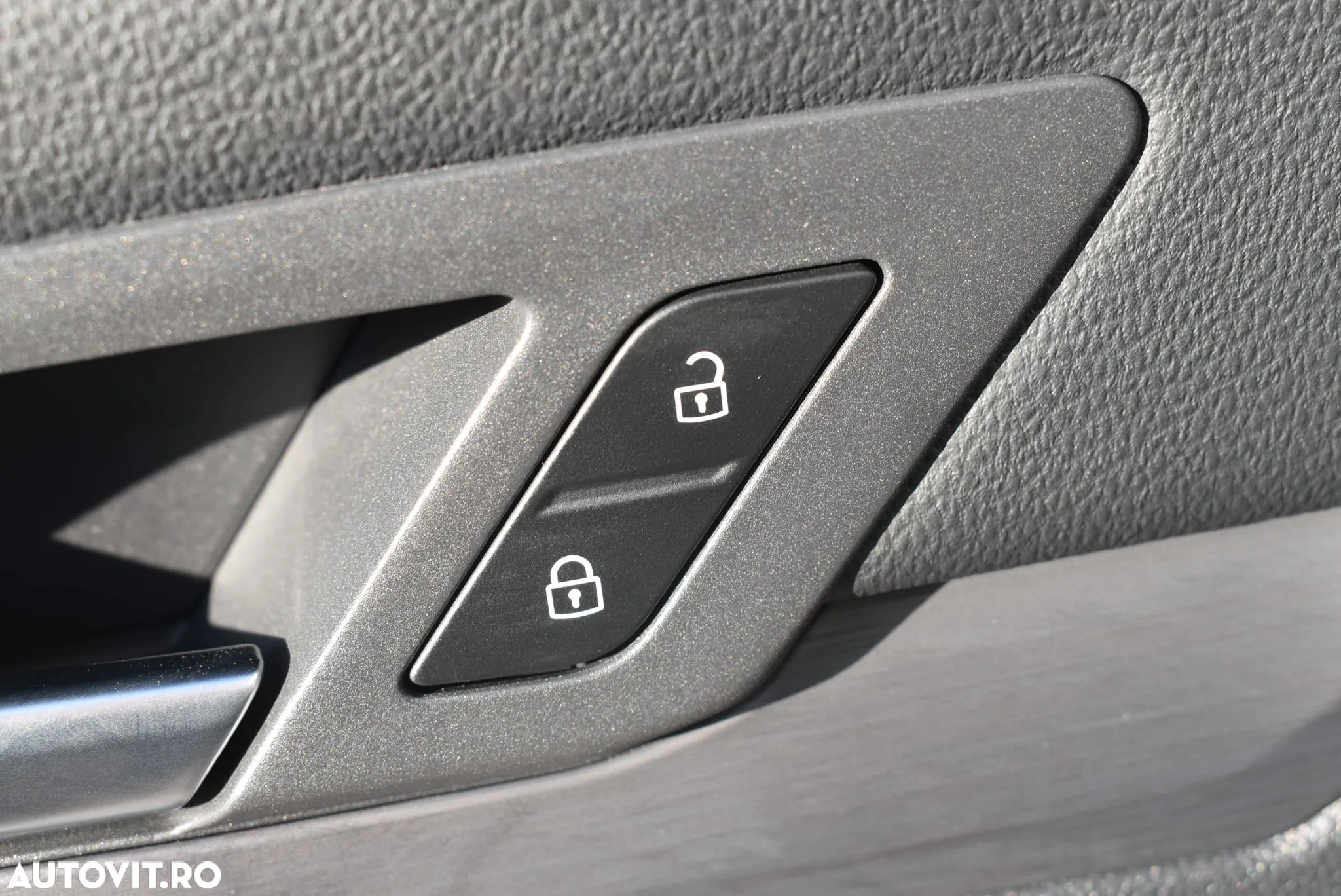 Volkswagen Golf 1.5 eHybrid OPF DSG Style - 12