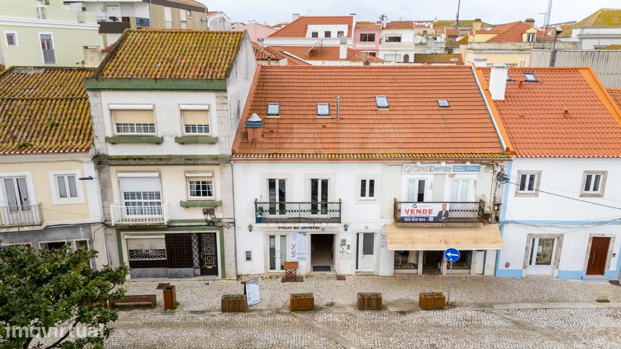 Prédio de Uso Misto em Peniche - Grande imagem: 2/10