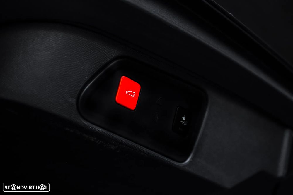 Peugeot 3008 1.6 Hybrid Allure e-EAT8 - 32