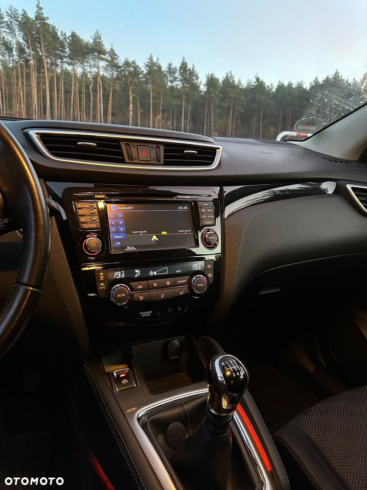 Nissan Qashqai 1.6 DCi 4x4 N-Connecta - 6