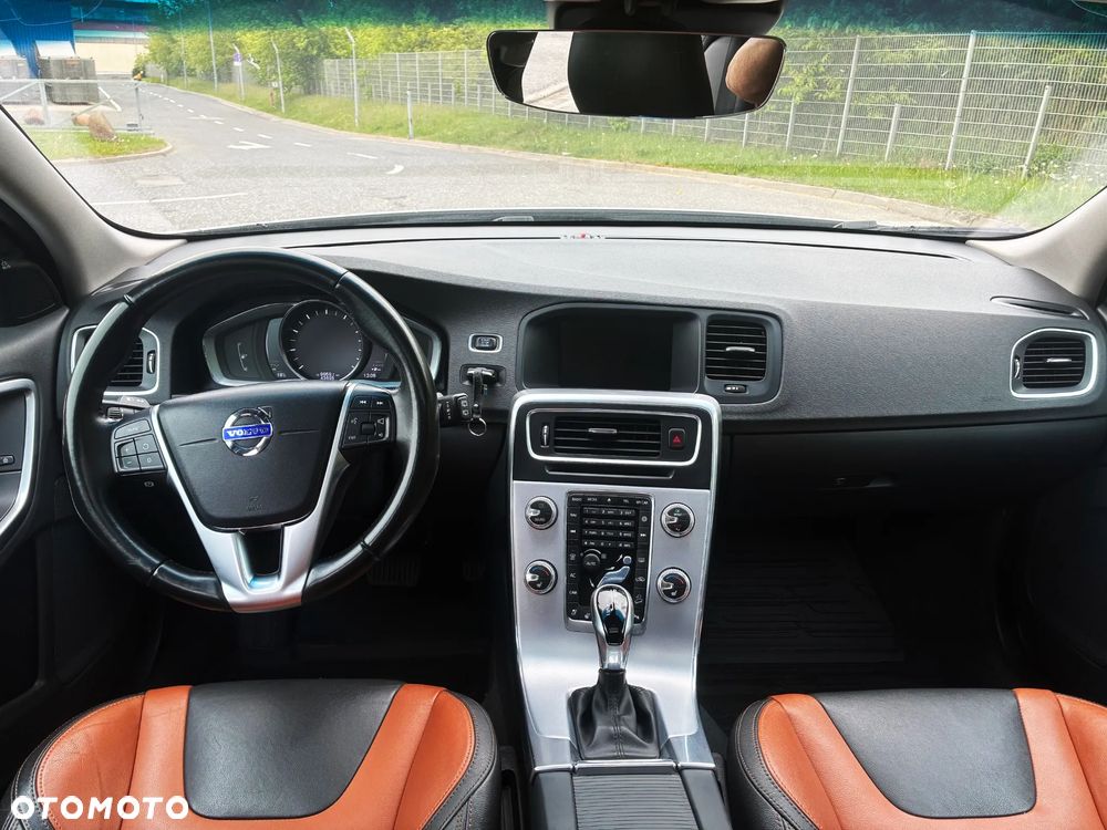 Volvo V60 Cross Country T5 AWD Geartronic Summum - 9
