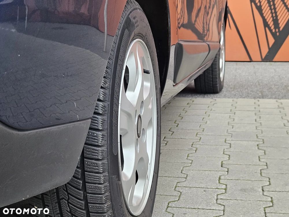 Dacia Lodgy 1.6 SCe Laureate S&S - 36