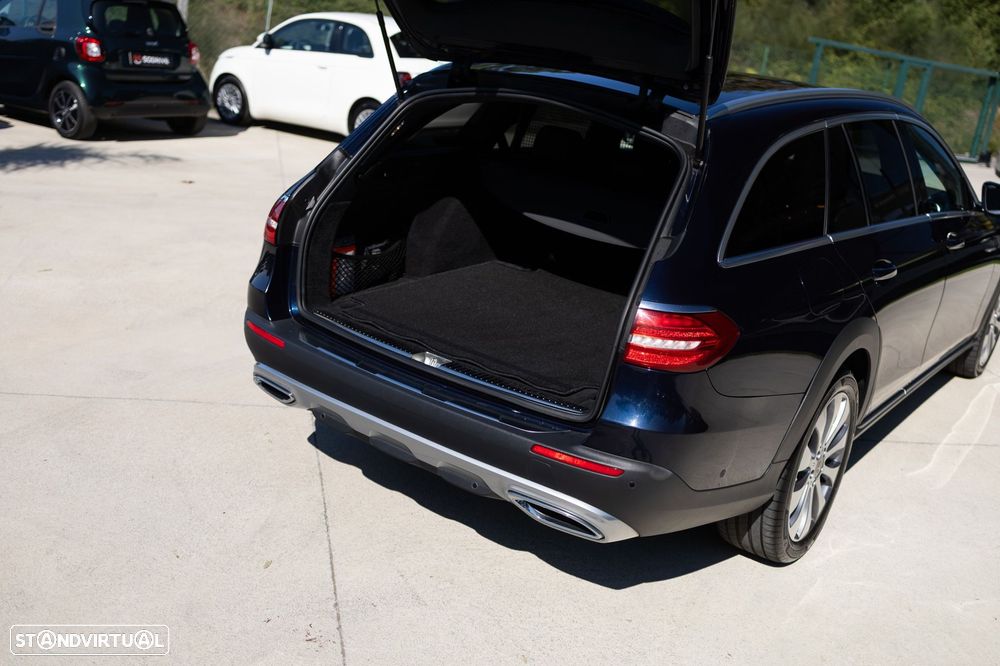Mercedes-Benz E 220 d 4-Matic All Terrain Avantgarde - 37
