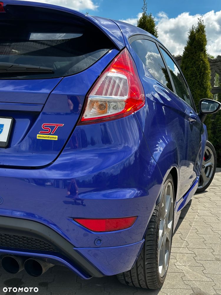 Ford Fiesta 1.6 EcoBoost mit Leder-Sport-Paket ST - 11