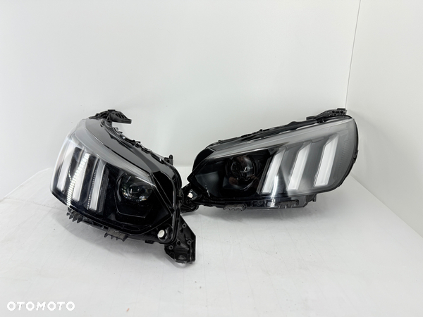 Lampa przednia prawa lewa Peugeot 208 II 2
