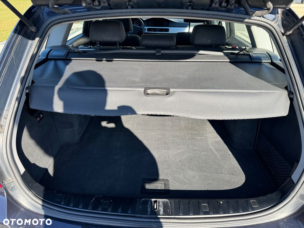 BMW Seria 3 318d DPF Edition Lifestyle - 17