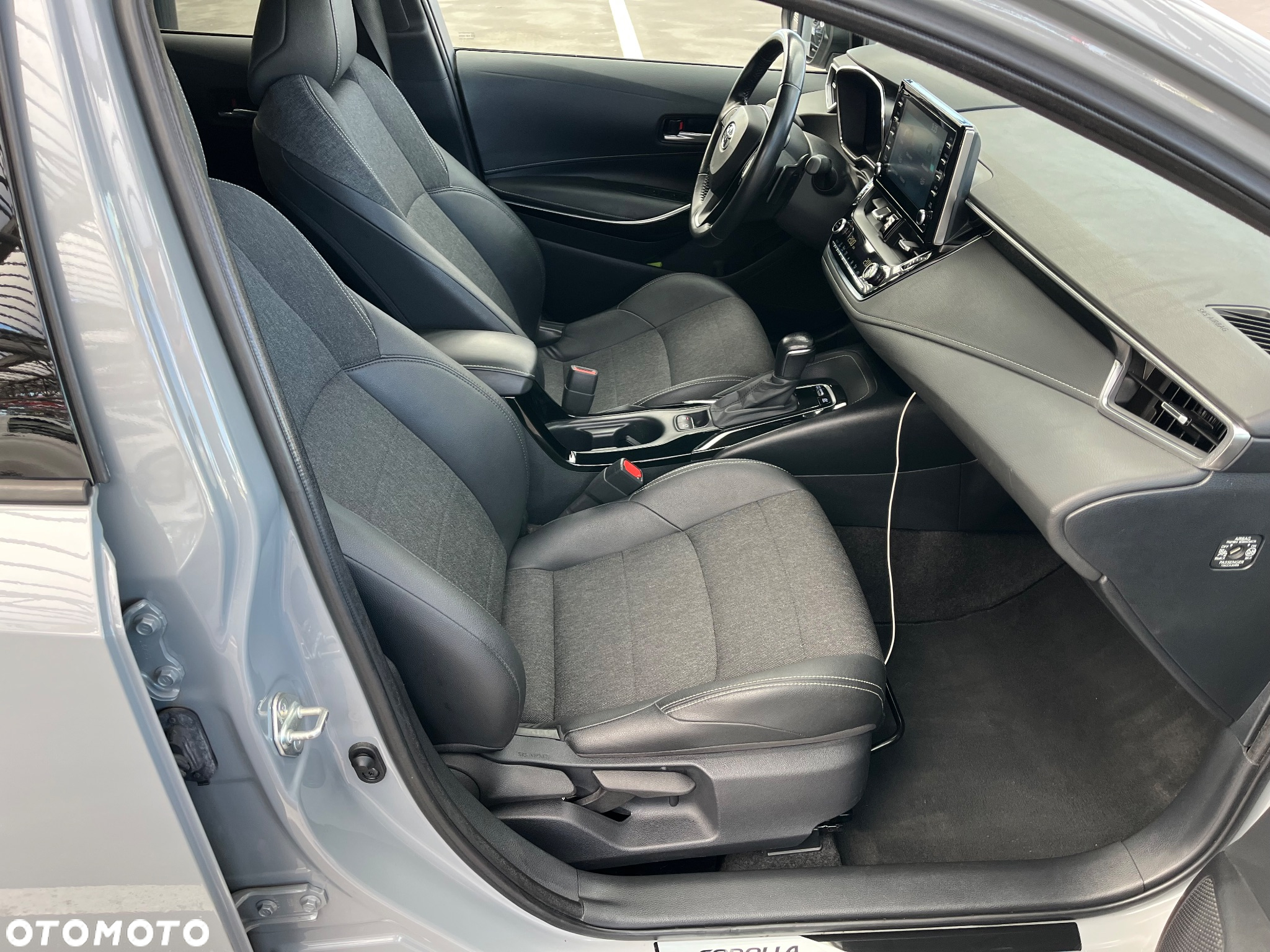 Toyota Corolla 2.0 Hybrid Comfort - 32
