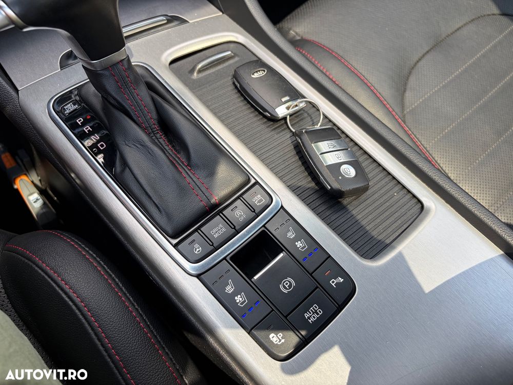 Kia Optima Sportswagon 1.7 DSL 7DCT GT Line - 30