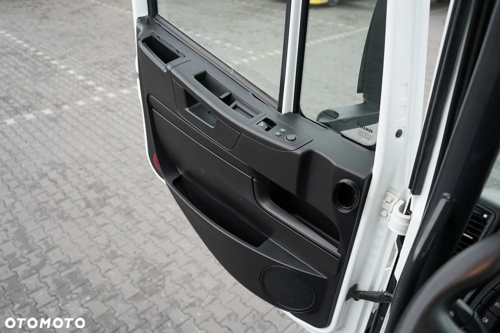 Iveco TRAKKER / 310 / EEV / 4 X 4 / SKRZYNIOWY + HDS / PALFINGER PK 12002 / PILOT - 21