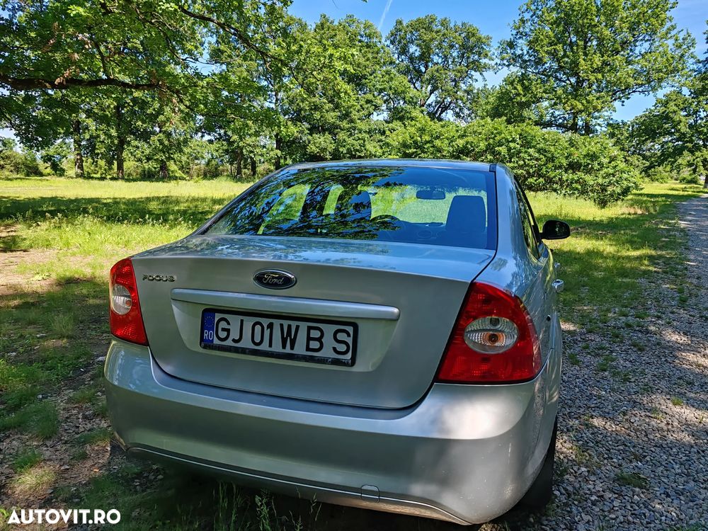 Ford Focus 1.6i Trend - 2