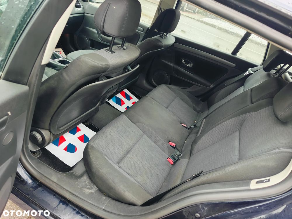 Renault Laguna 1.9 dCi FAP Dynamique - 8