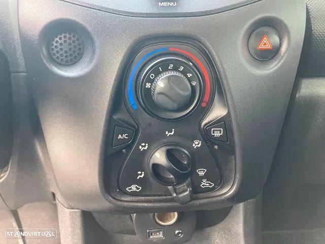 Toyota Aygo 1.0 - 17