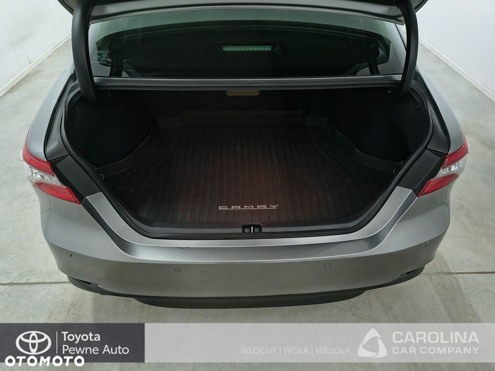 Toyota Camry 2.5 Hybrid Executive CVT - 21