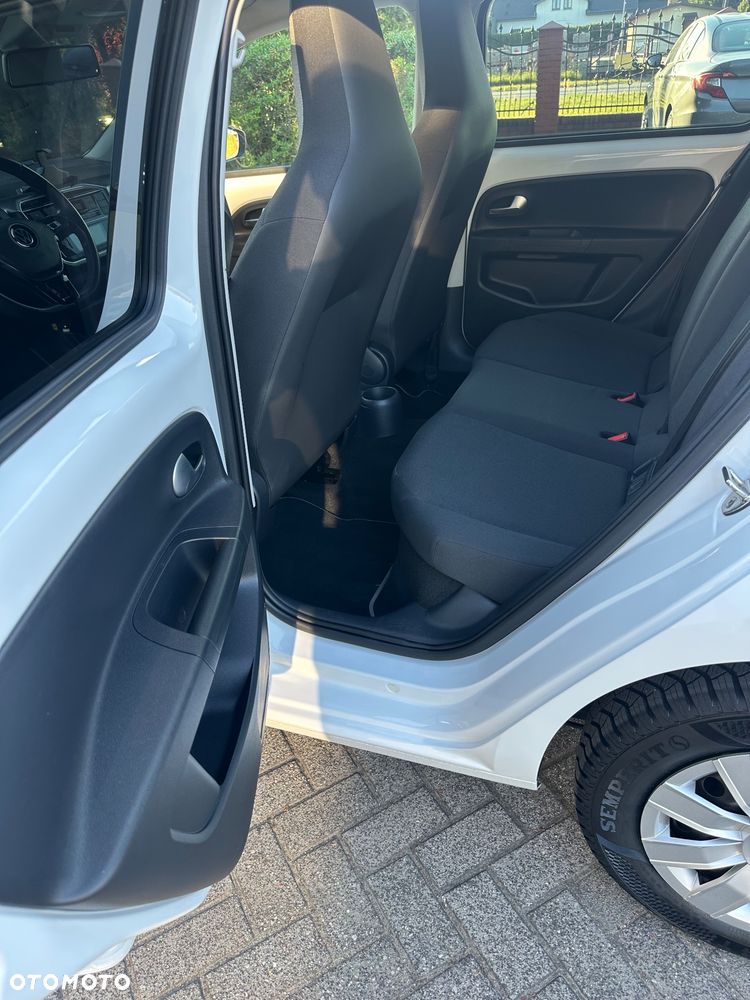 Volkswagen up! - 17
