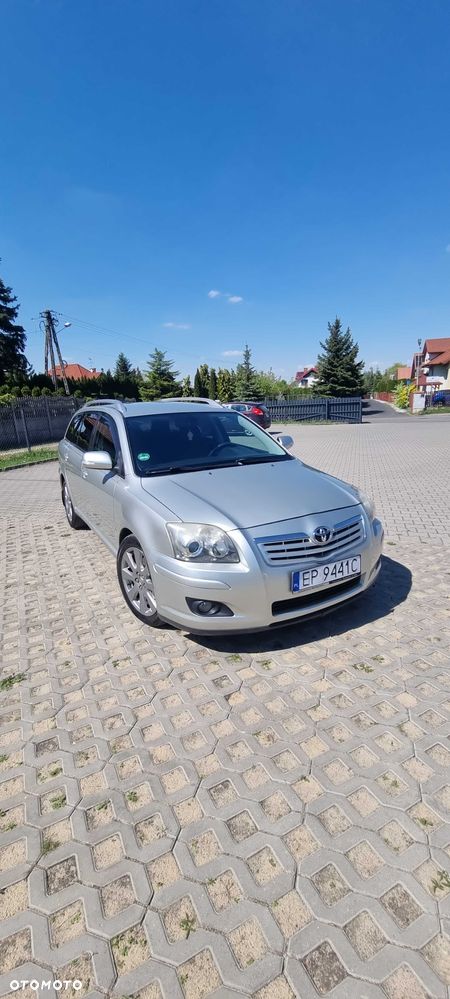 Toyota Avensis - 8