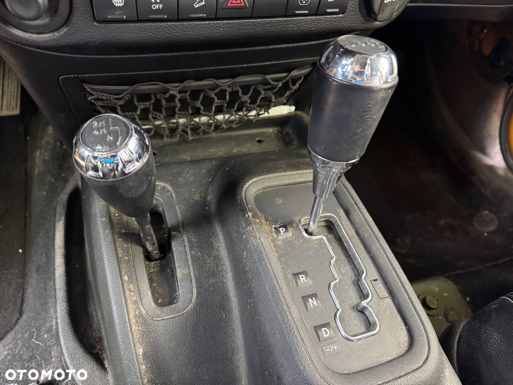 Jeep Wrangler Unlimited 3.6 Automatik Sahara - 24