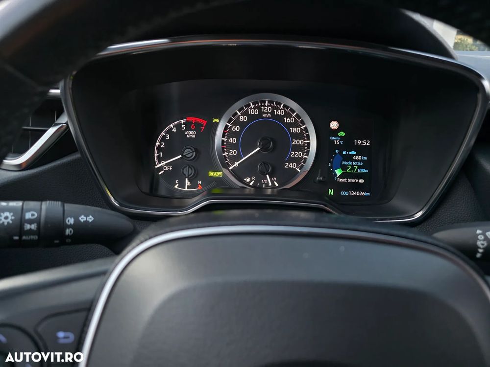 Toyota Corolla 1.8 Business Edition - 30