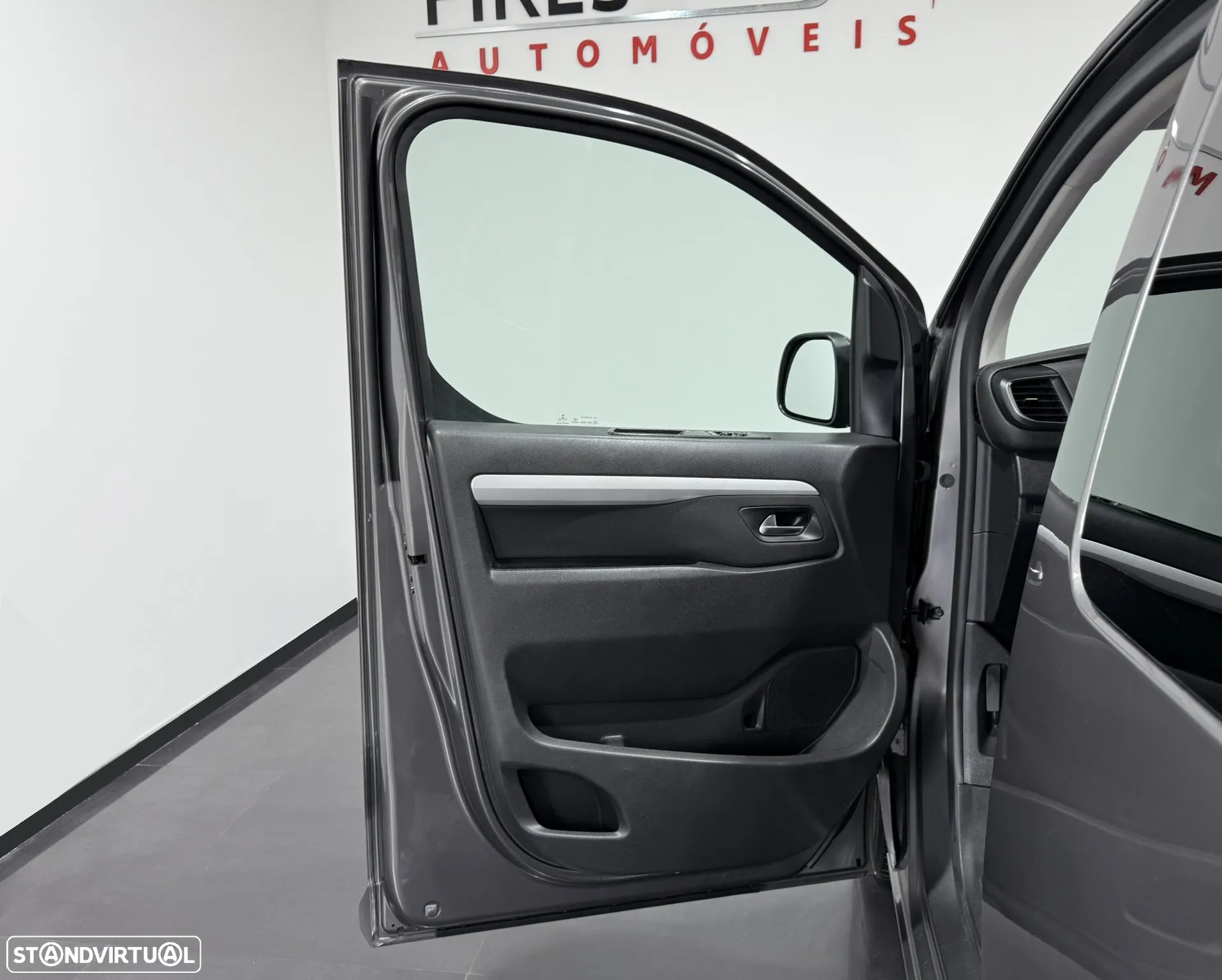 Peugeot Traveller 1.5 BlueHDi L2H1 Active Standard - 18