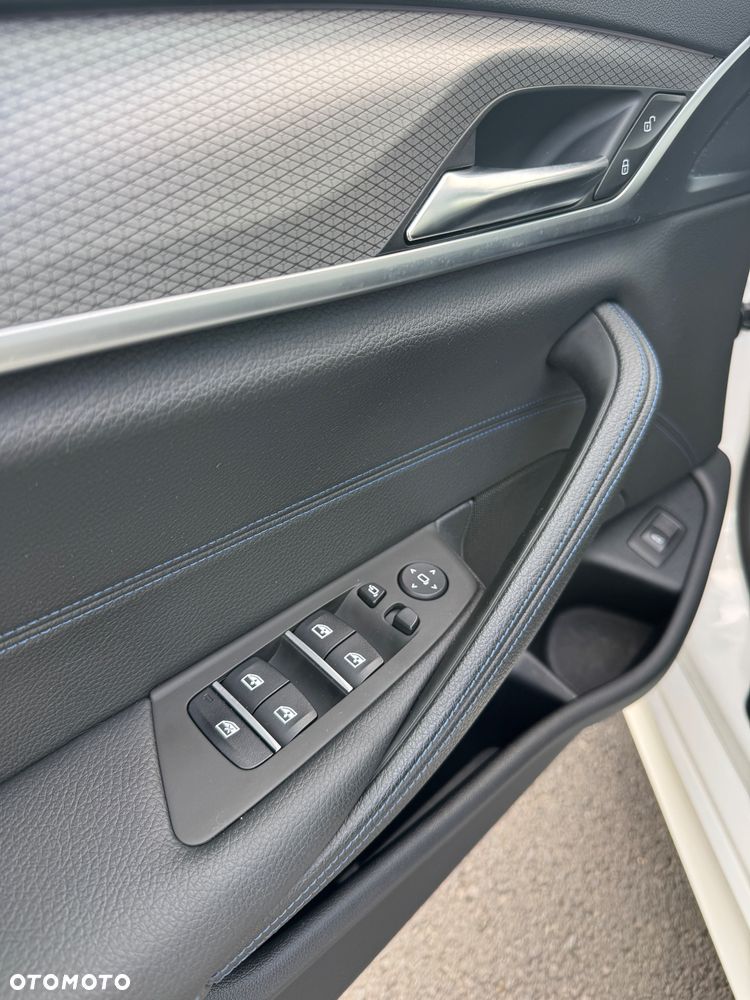 BMW Seria 5 - 32