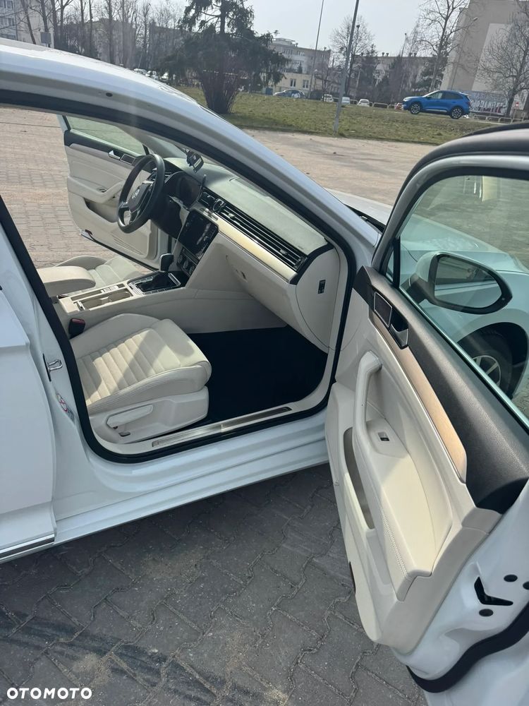 Volkswagen Passat 2.0 TDI SCR Highline DSG - 12