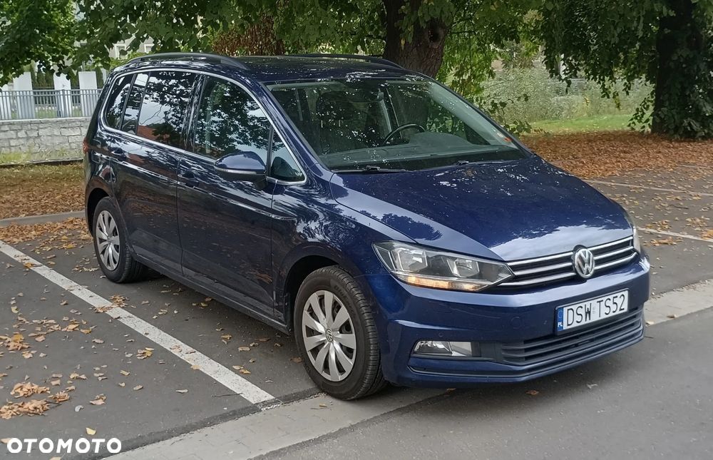 Volkswagen Touran - 1