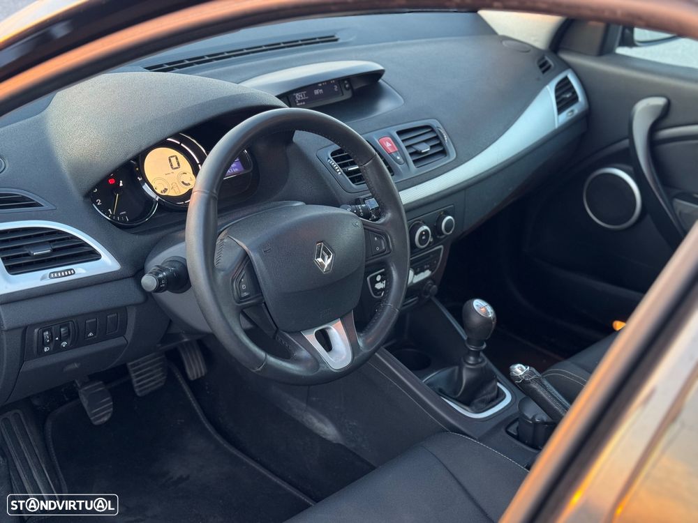 Renault Mégane 1.5 dCi Dynamique - 5