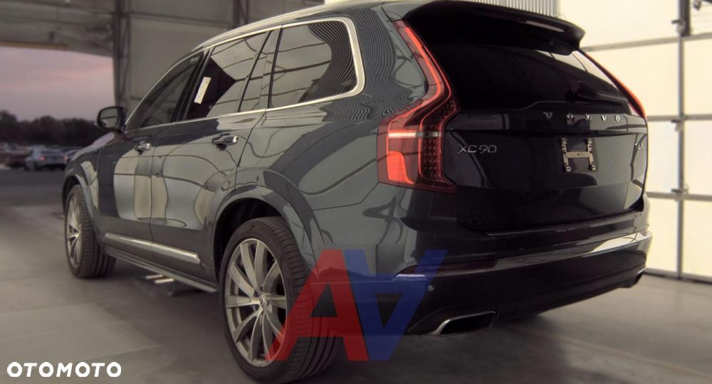 Volvo XC 90 - 8