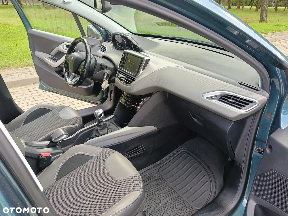 Peugeot 2008 PureTech 130 GPF Stop&Start Signature - 15