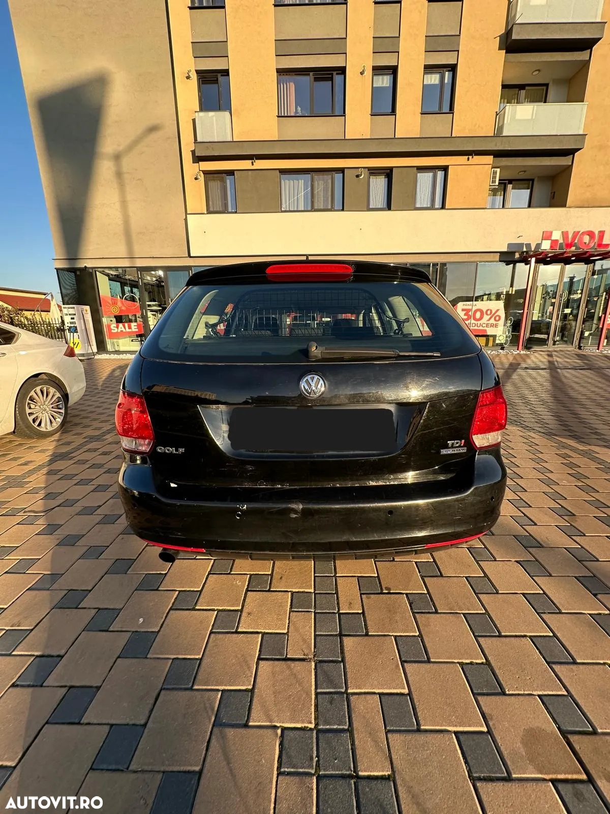 Volkswagen Golf 1.6 TDI BlueMotion Technology DPF Comfortline - 4