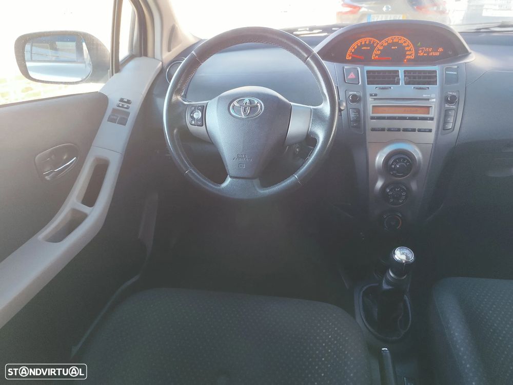 Toyota Yaris 1.0 VVT-i ACtive+AC - 27