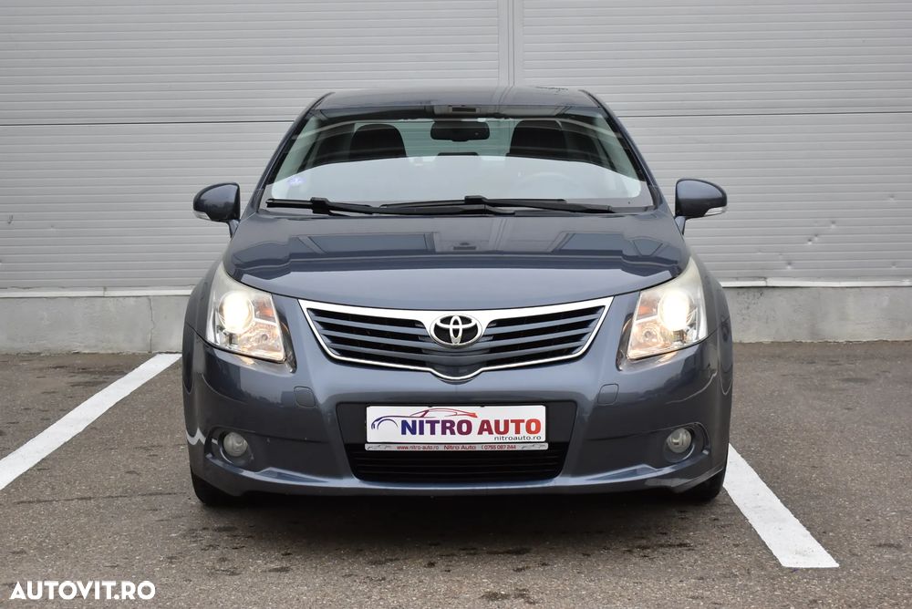 Toyota Avensis - 1