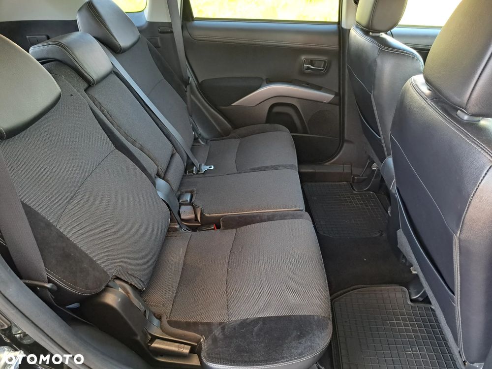 Mitsubishi Outlander - 19