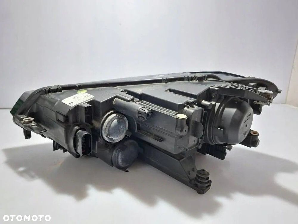 Volkswagen Touran III 2019 Prawa Lampa Reflektor 5TB941006A EUROPA - 9
