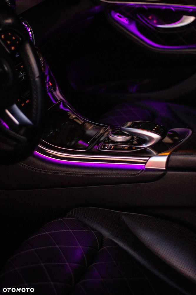 Mercedes-Benz GLC 300 4Matic 9G-TRONIC AMG Line - 31