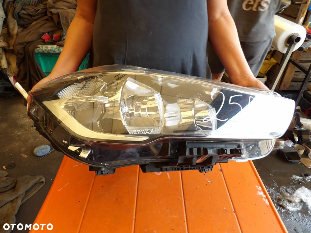 BMW - F48,X3 - H7 - PRAWA LAMPA PRZEDNIA - UK - 7346536 - 1