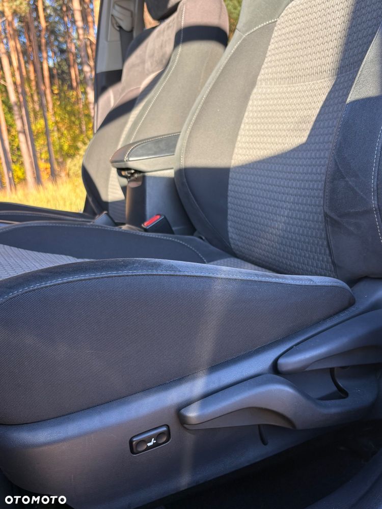 Toyota Auris Hybrid 135 Prestige - 25