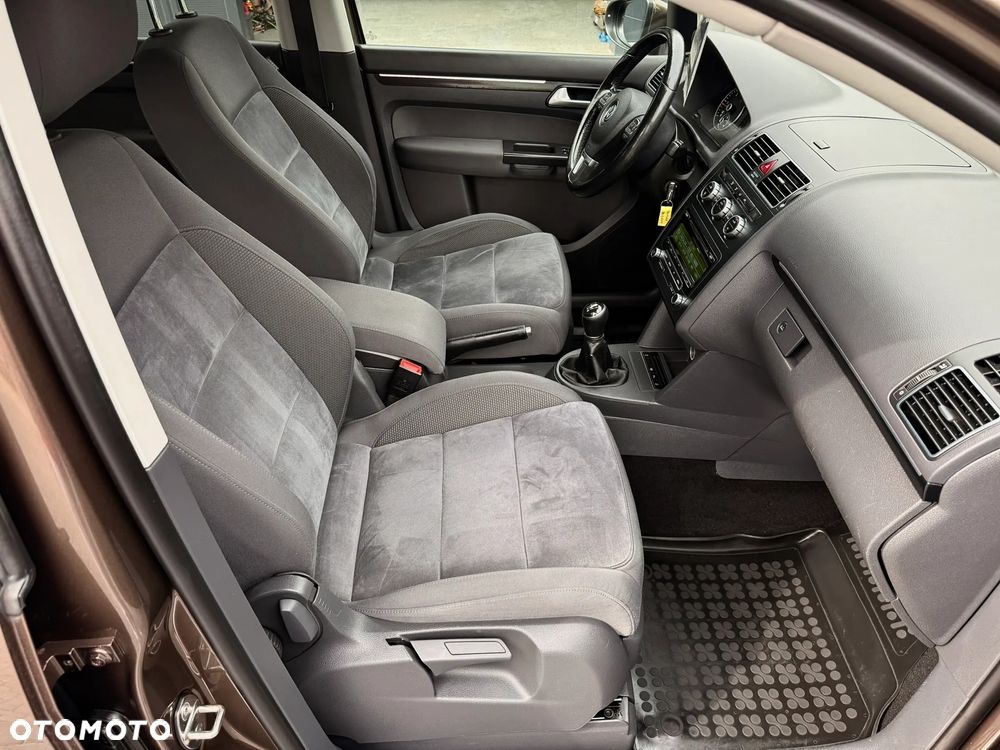 Volkswagen Touran 2.0 TDI DPF Comfortline - 23