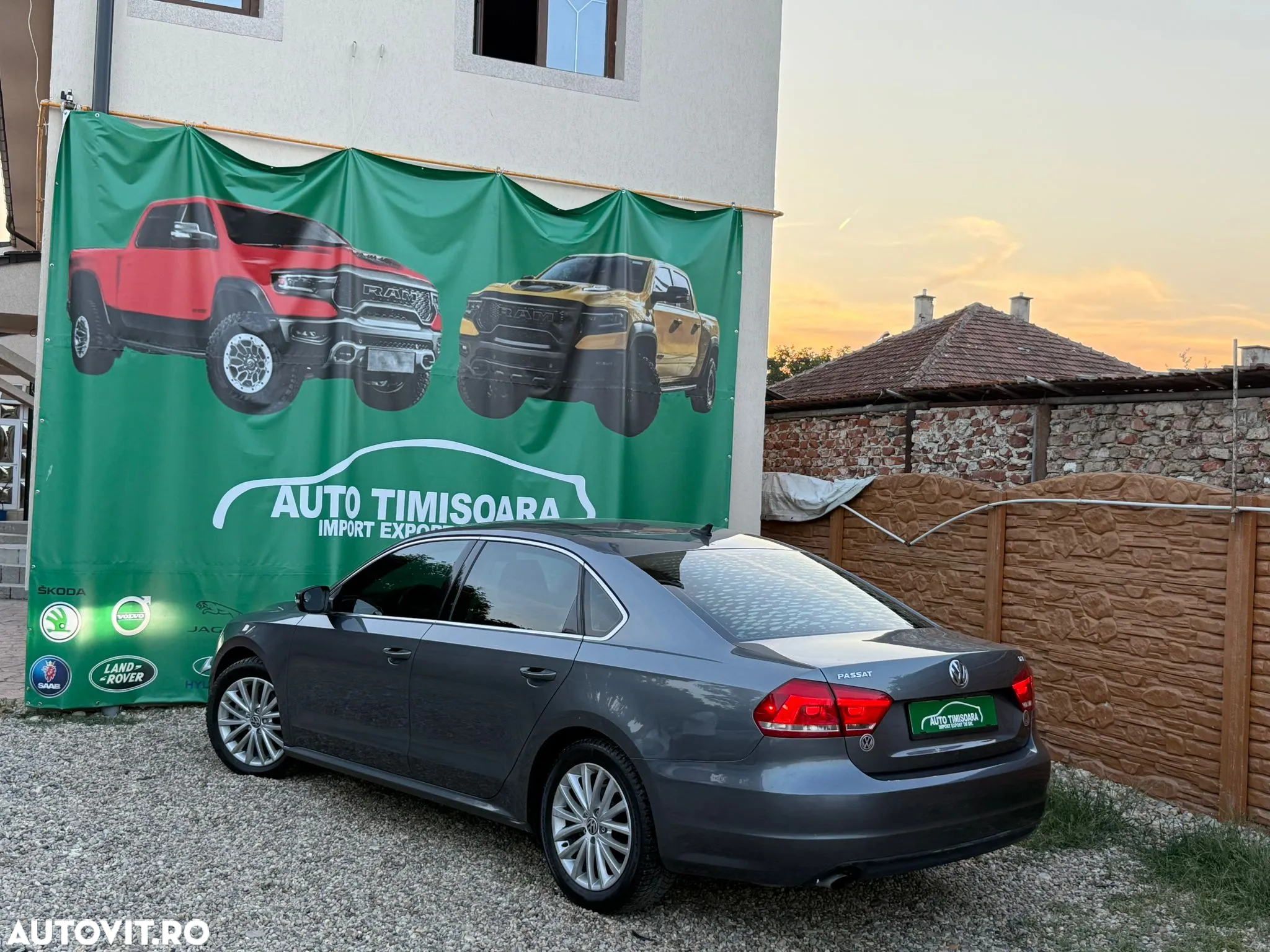 Volkswagen Passat - 4